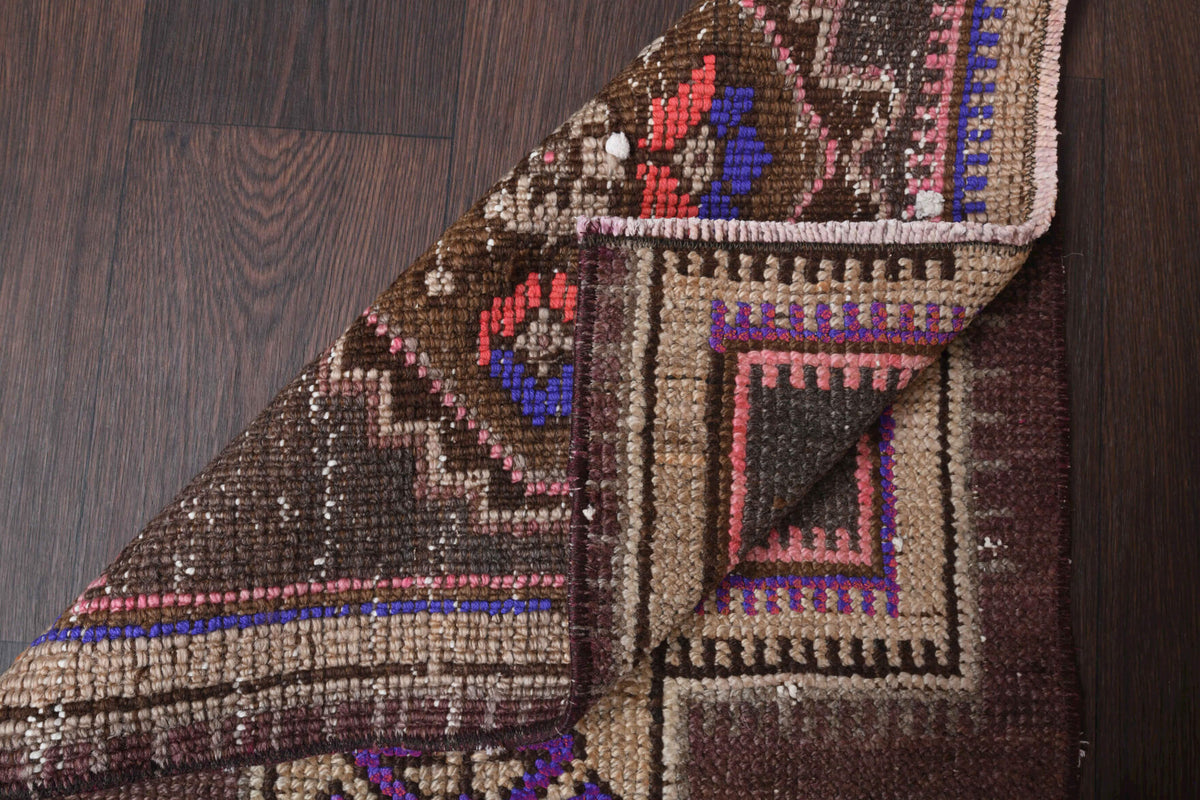 Authentic Anatolian vintage runner rug (1970s) with oriental design – one-of-a-kind at Fame Rugs