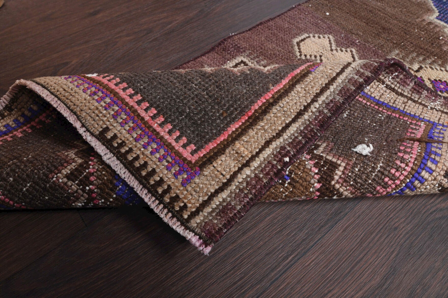 Handmade wool runner from Anatolia, Turkey – Vintage Anatolian Runner Rug 1'10" x 7'9"