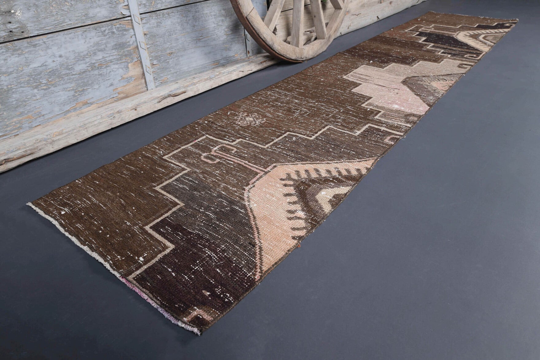 Authentic Anatolian vintage runner rug (1970s) with oriental design – one-of-a-kind at Fame Rugs