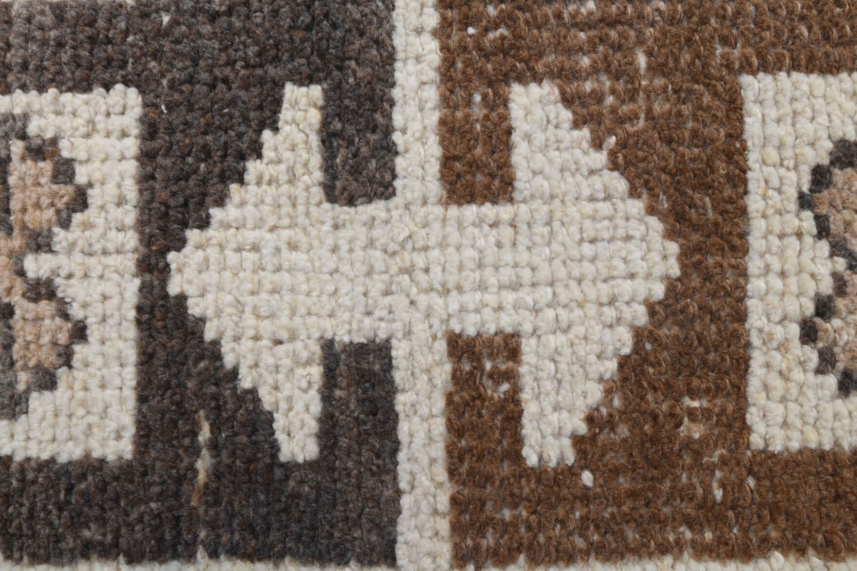 Handmade wool runner from Anatolia, Turkey – Vintage Runner Rug 2'8" x 9'9"