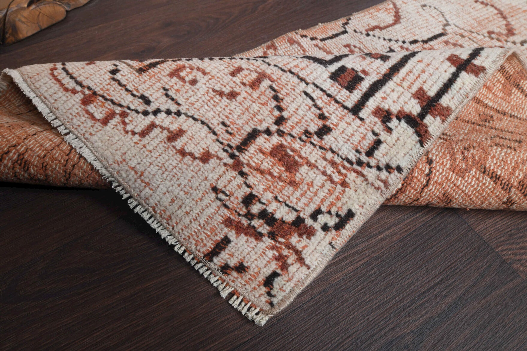 Authentic Anatolian vintage runner rug (1970s) with floral design – one-of-a-kind at Fame Rugs