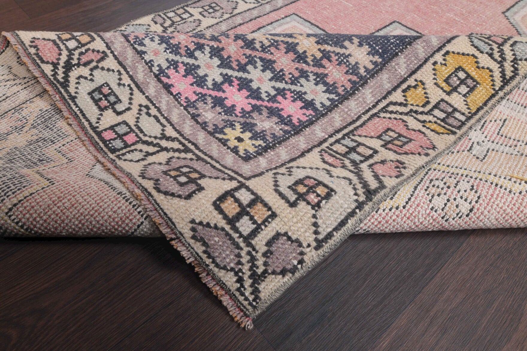 Handmade wool runner from Anatolia, Turkey – Vintage Runner Rug 3'10" x 8'4"