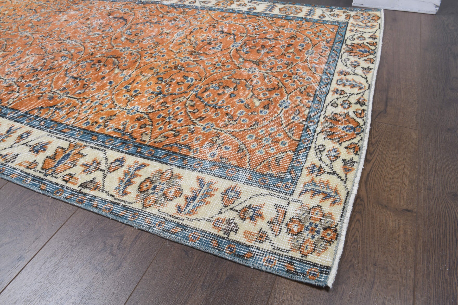 Authentic Anatolian vintage area rug (1970s) with floral design – one-of-a-kind at Fame Rugs