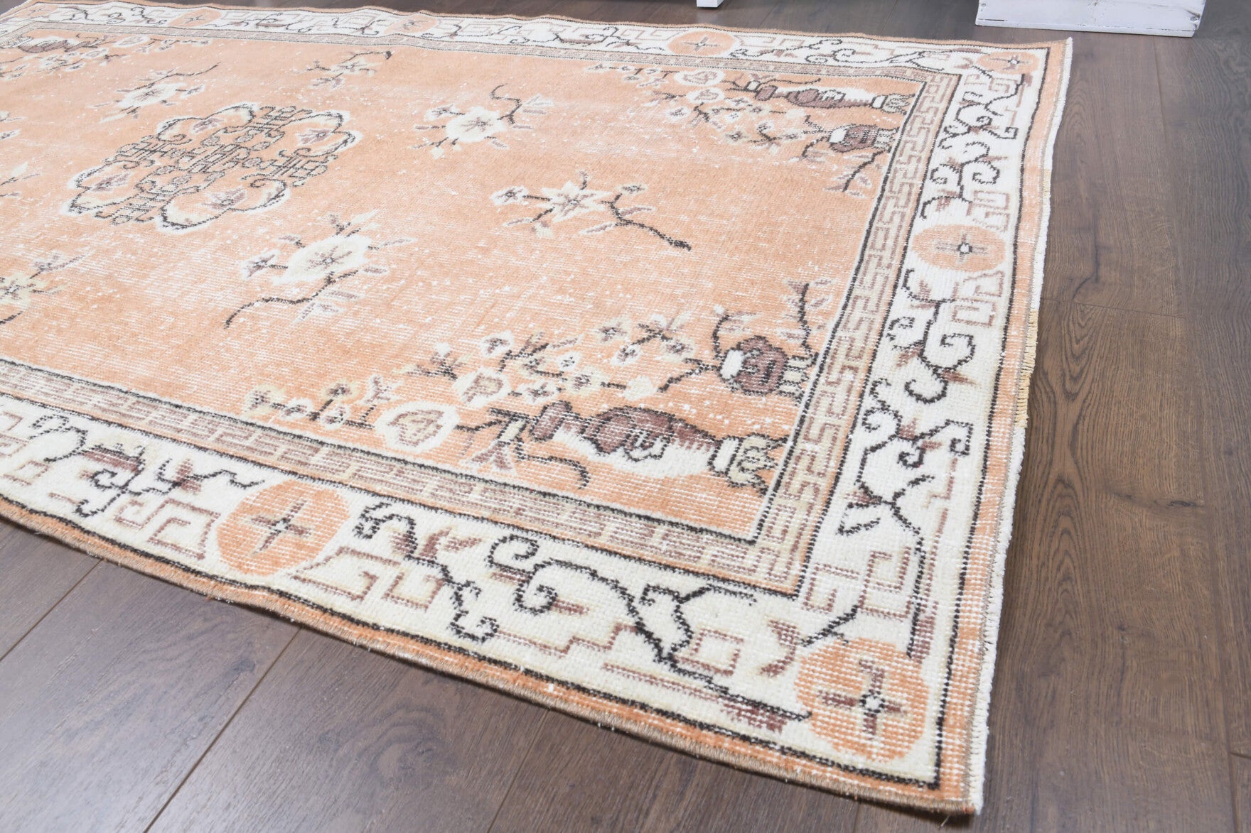 115x205 cm vintage Anatolian area rug – Tinatin, low pile, wool