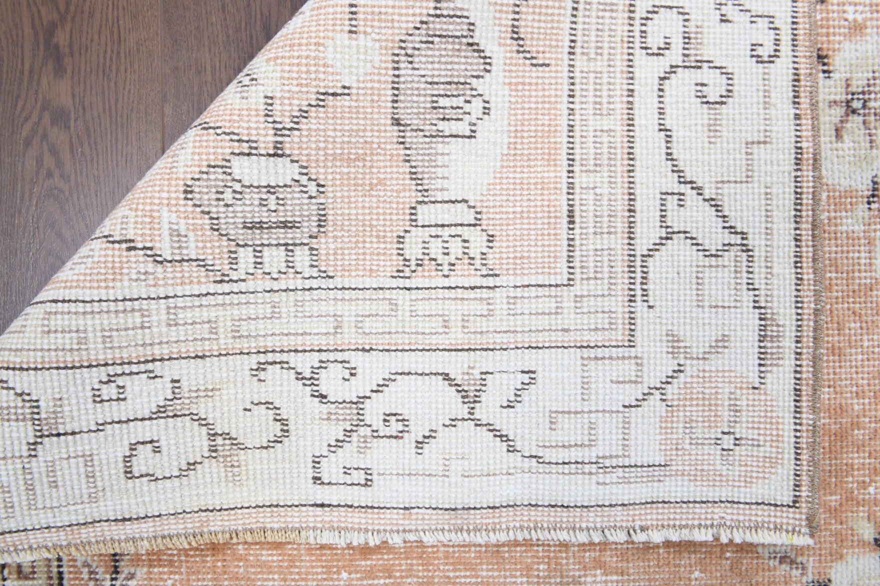 Authentic Anatolian vintage area rug (1970s) with oriental design – one-of-a-kind at Fame Rugs