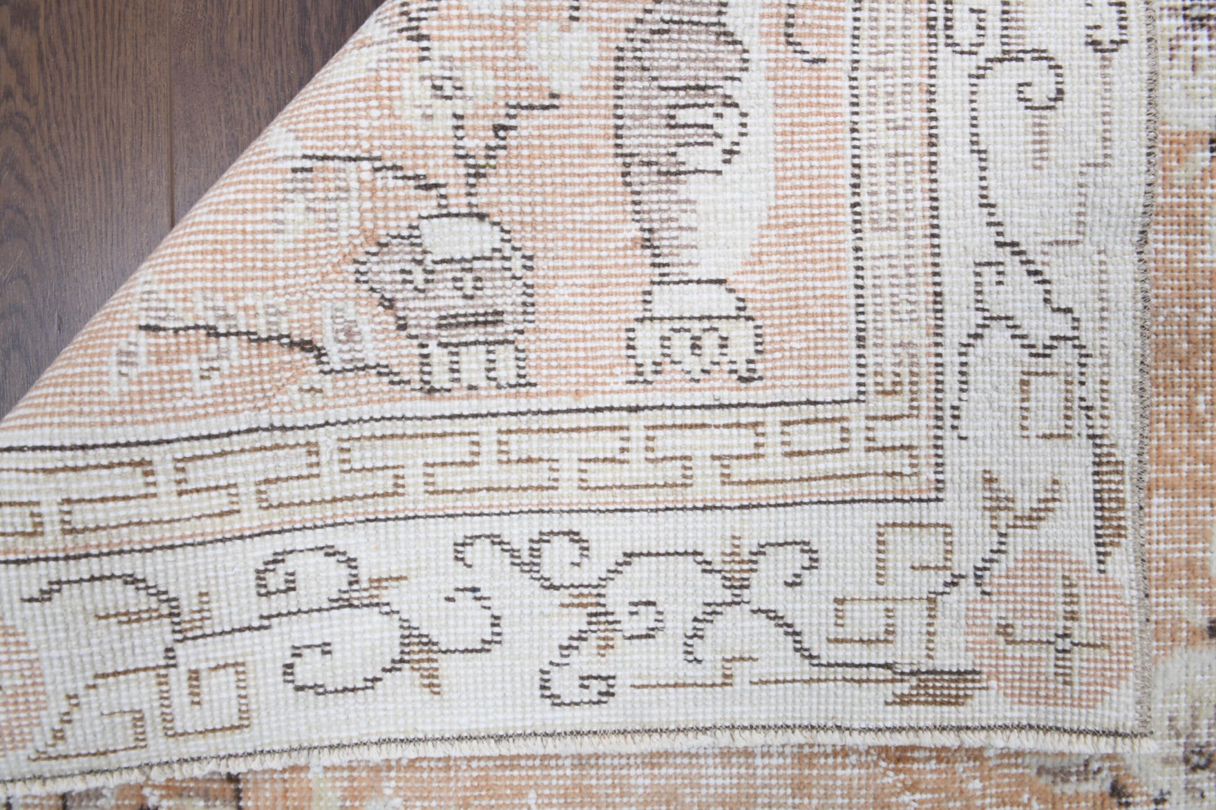 Authentic Anatolian vintage area rug (1970s) with oriental design – one-of-a-kind at Fame Rugs