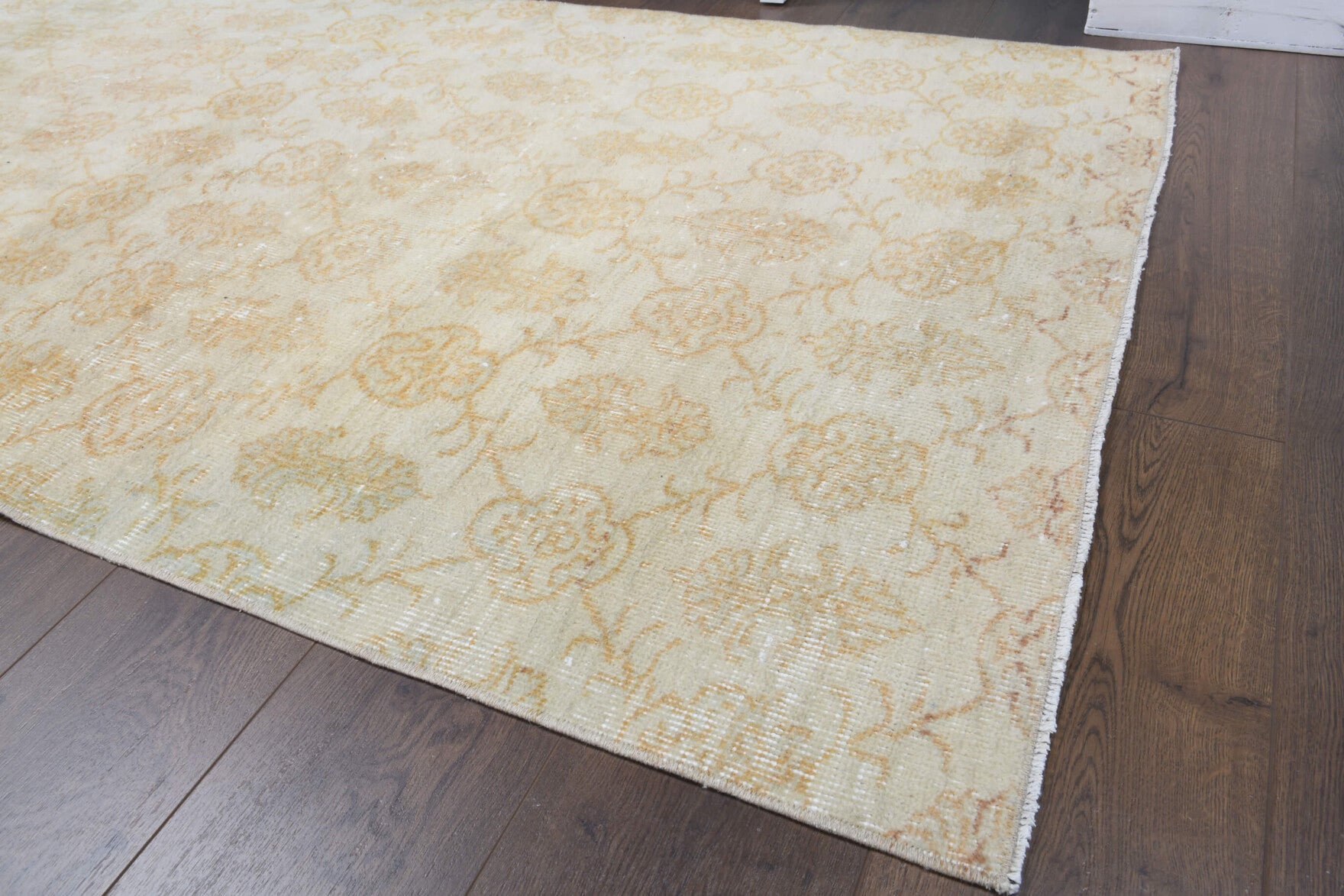 107x205 cm antique washed vintage Anatolian area rug – Theano, low pile, wool