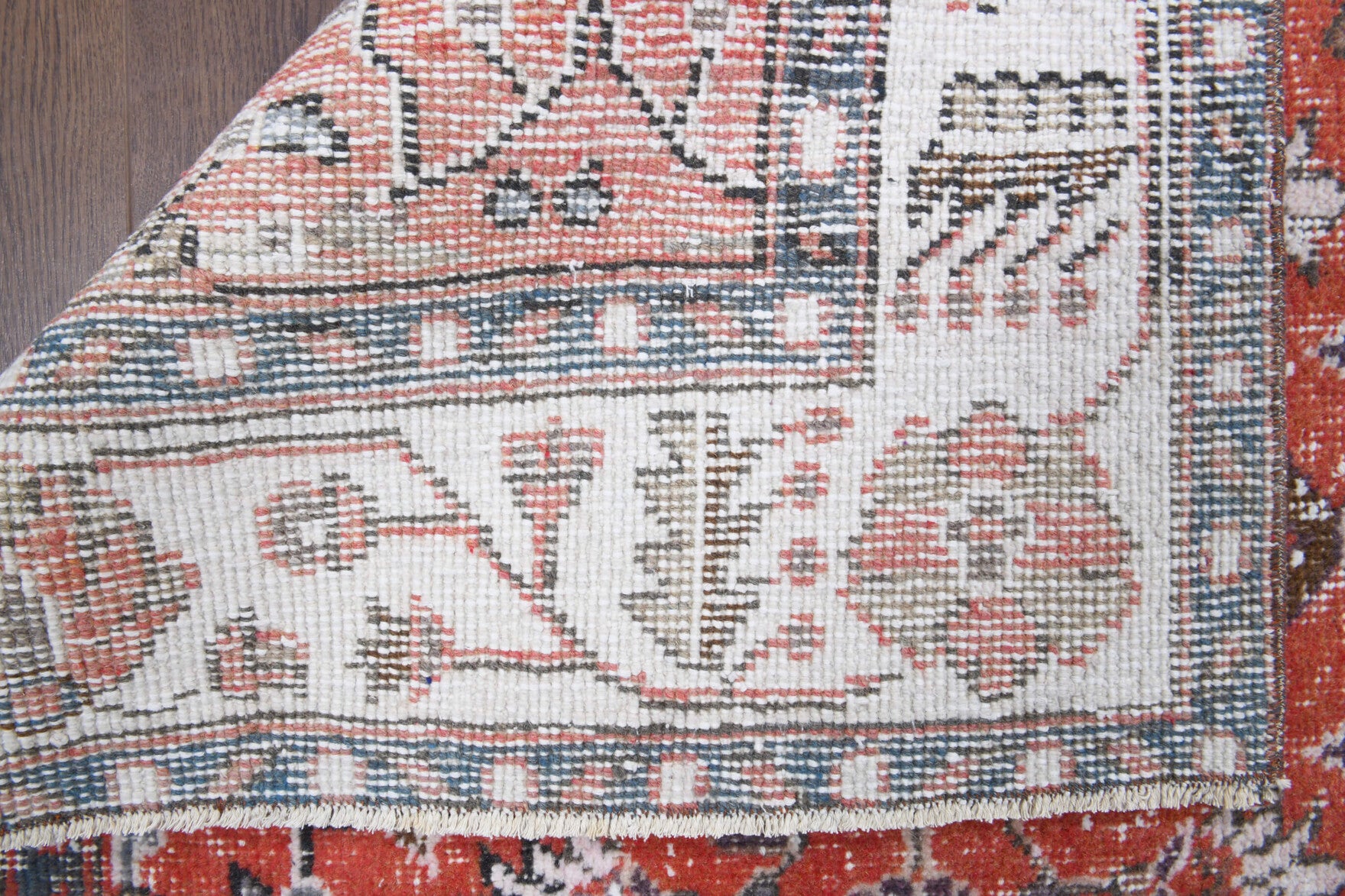 Authentic Anatolian vintage area rug (1970s) with oriental design – one-of-a-kind at Fame Rugs