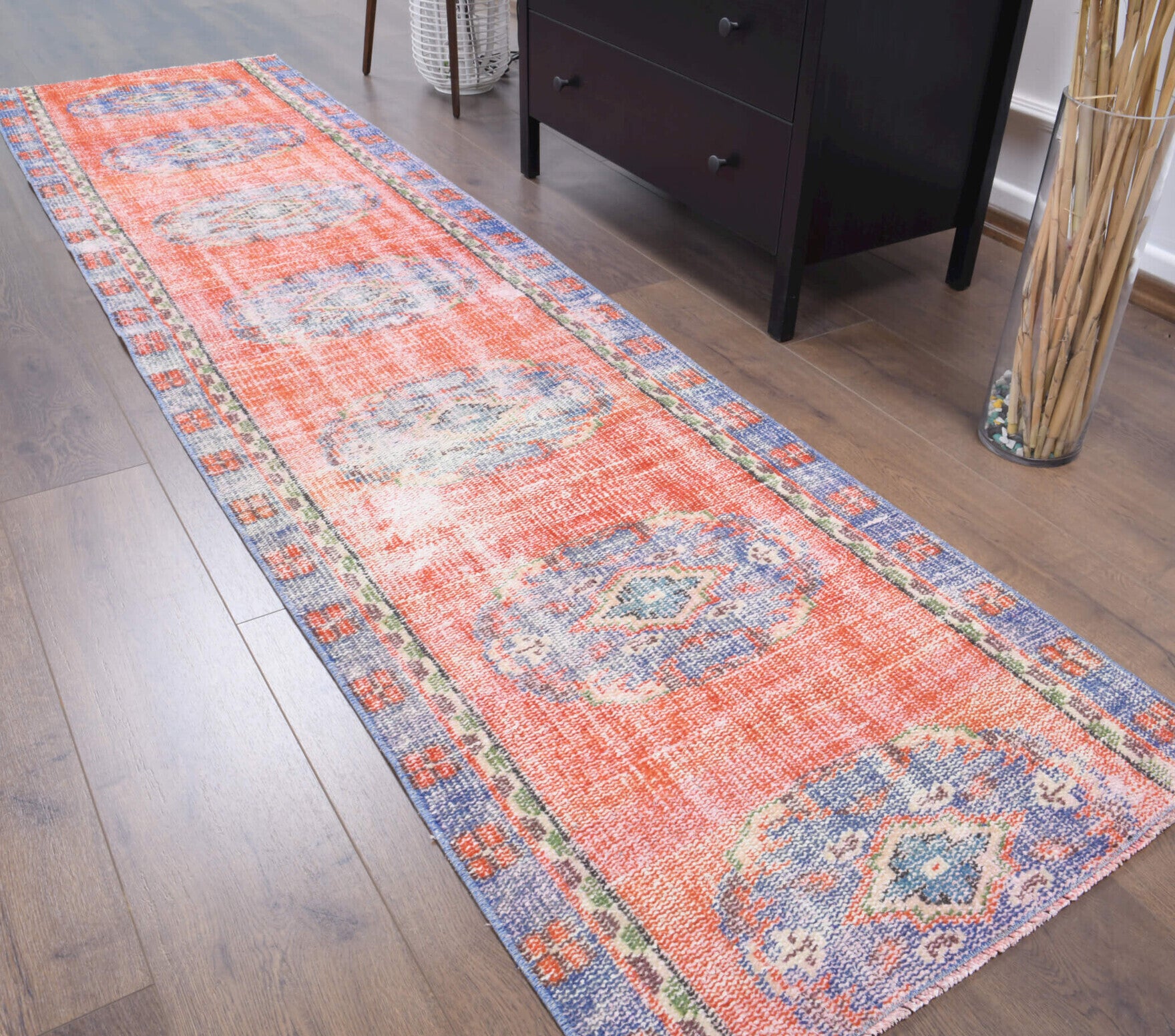 Ketenkusa – vintage oriental runner for living room or hallway, 2'6" x 9'8" (75x295 cm)