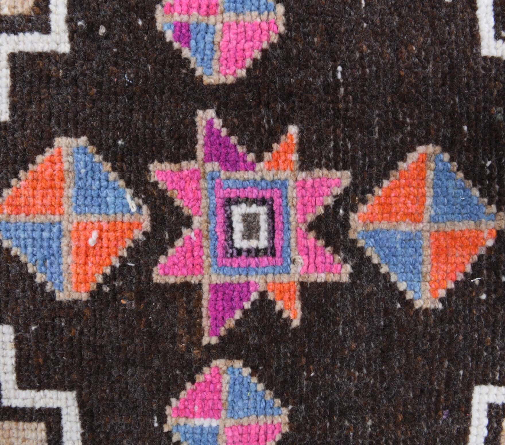 Authentic Anatolian vintage runner rug (1970s) with oriental design – one-of-a-kind at Fame Rugs
