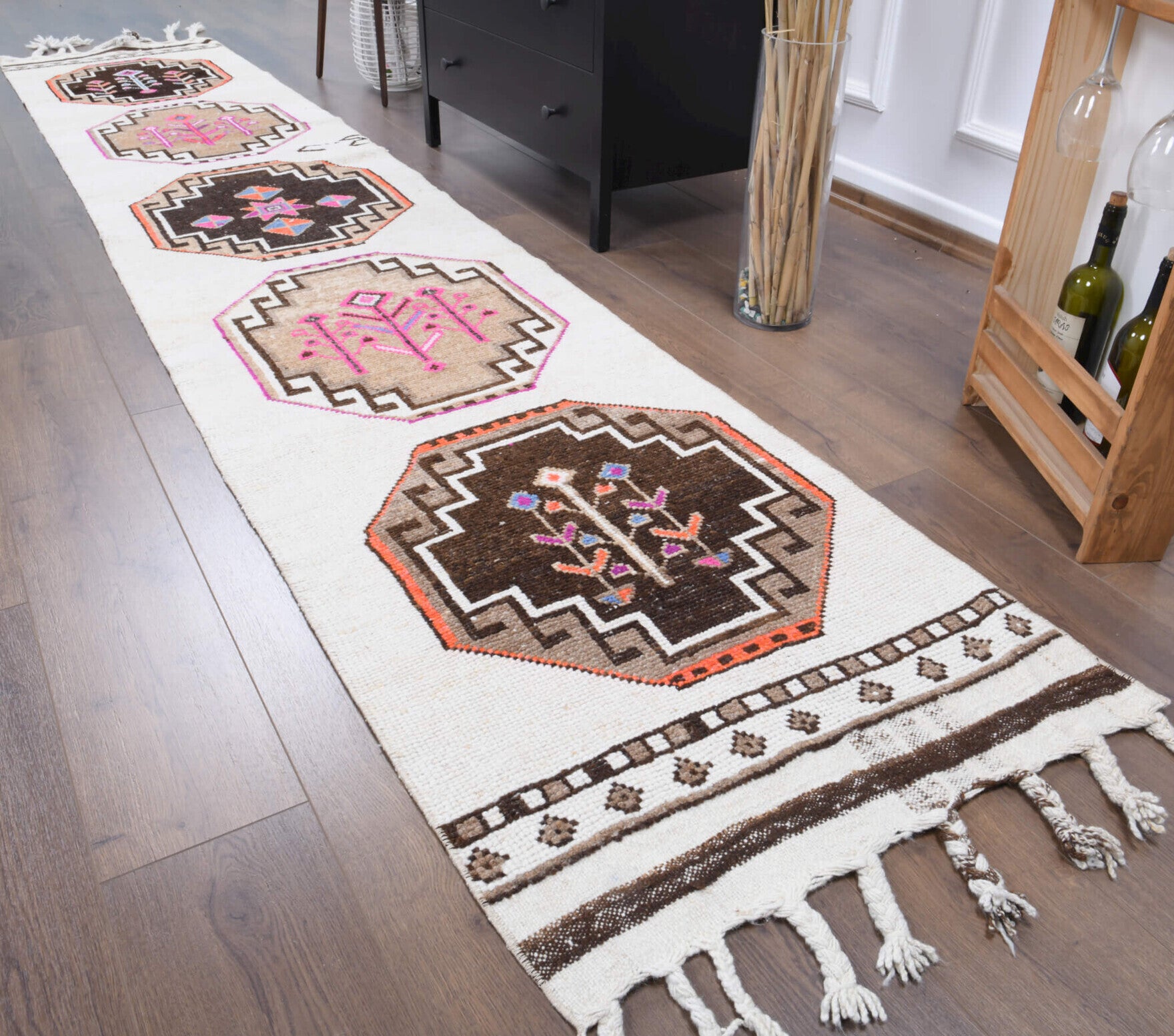 Kavaksu – vintage oriental runner for living room or hallway, 2'6" x 12'8" (75x385 cm)