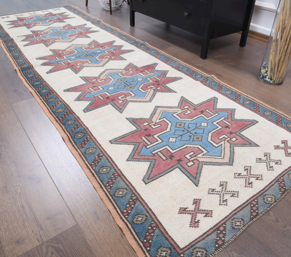 Irmakefsan – vintage geometric runner for living room or hallway, 2'11" x 9' (90x275 cm)