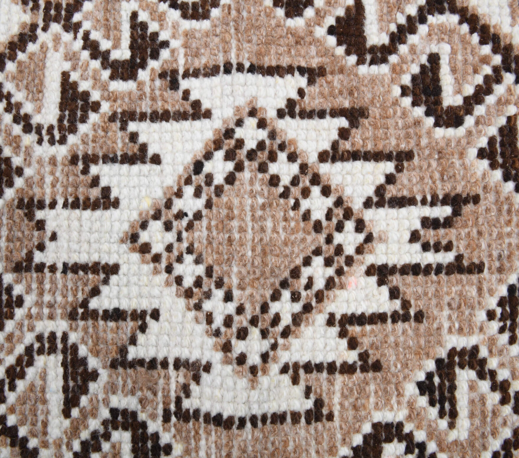 Authentic Anatolian vintage runner rug (1970s) with oriental design – one-of-a-kind at Fame Rugs