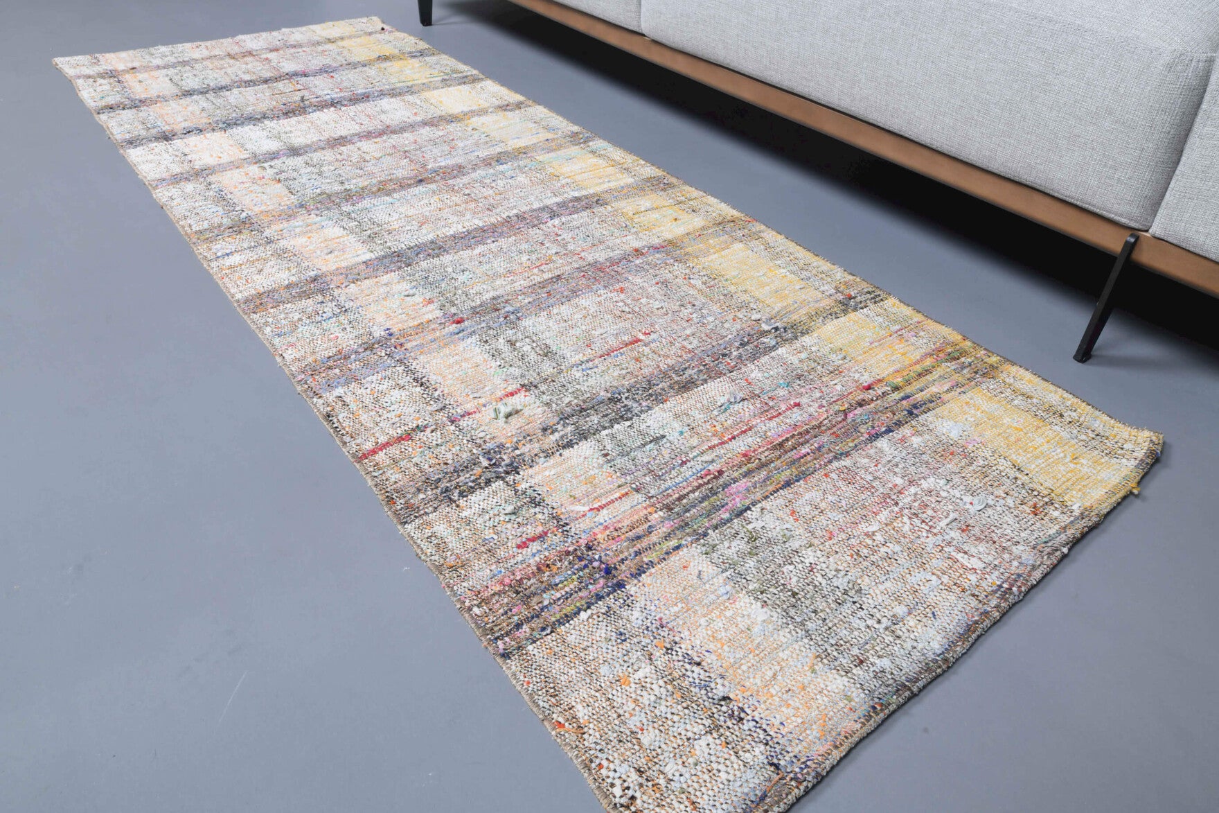 Hand-crafted Anatolian vintage kilim runner Nausonia in wool, 1960s