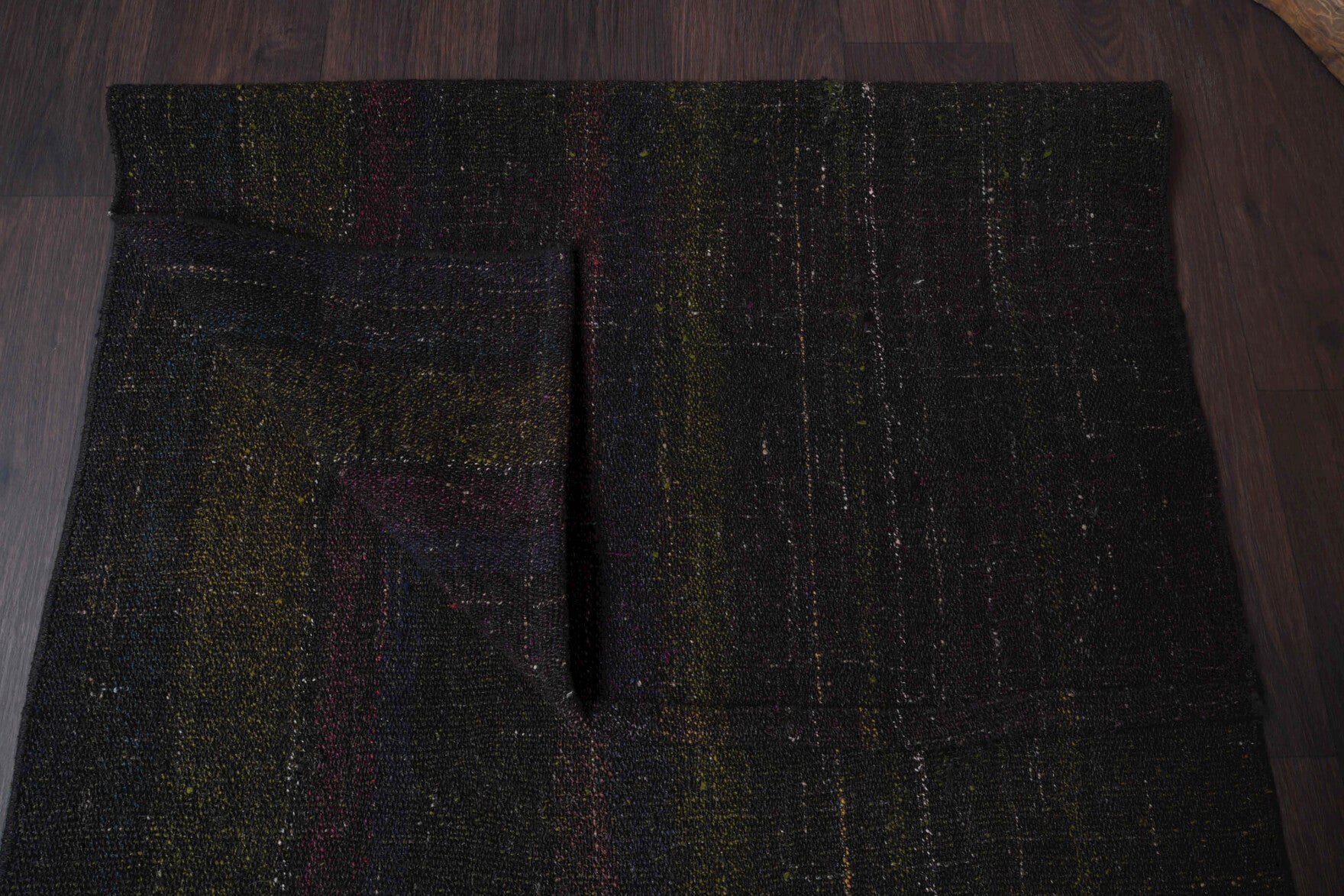 Karanfilmelek kilim: 1960s handwoven flatweave Anatolian kilim with solid motifs