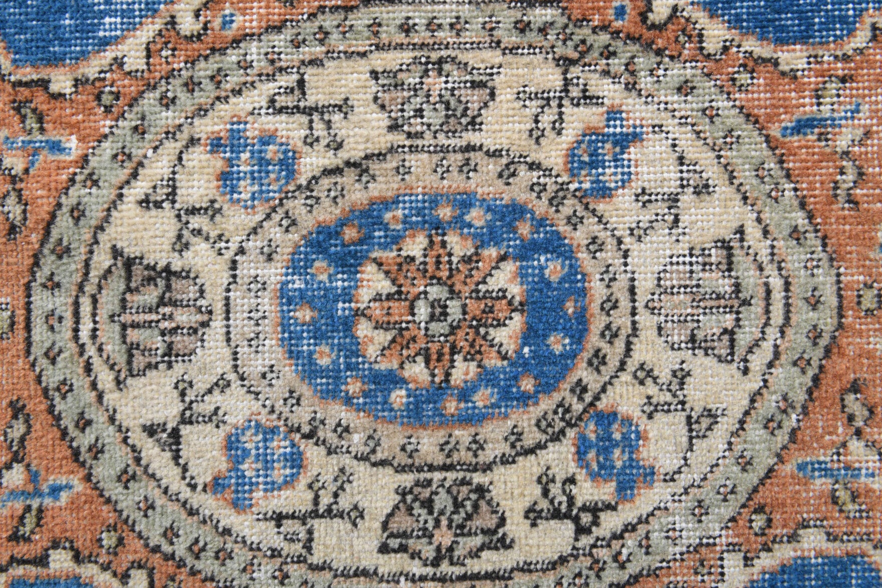 Authentic Anatolian vintage runner rug (1970s) with medallion design – one-of-a-kind at Fame Rugs