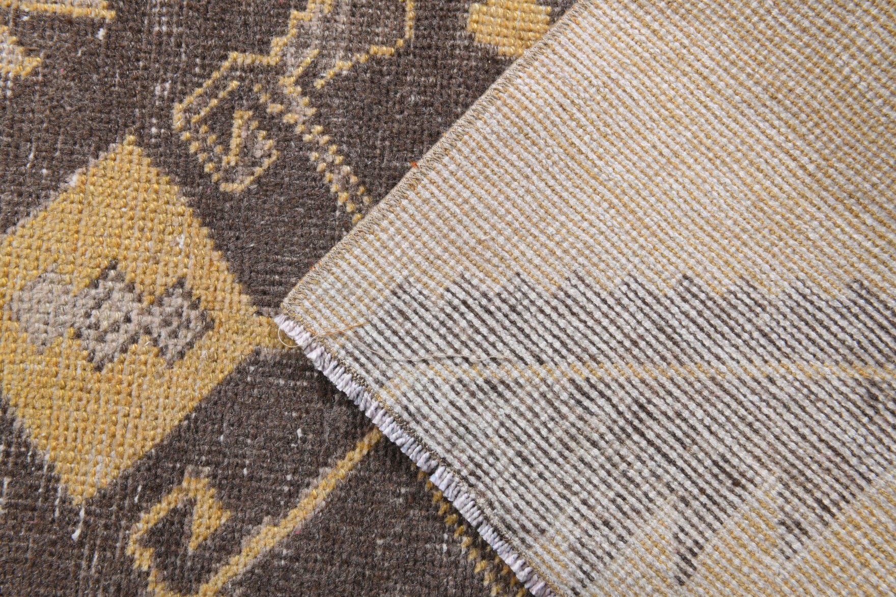 Handmade wool runner from Anatolia, Turkey – Vintage Oushak Runner Rug 2'8" x 6'8"