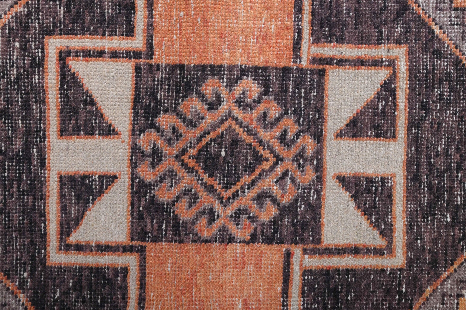 Eumorphe – vintage geometric runner for living room or hallway, 2'11" x 10'11" (89x333 cm)