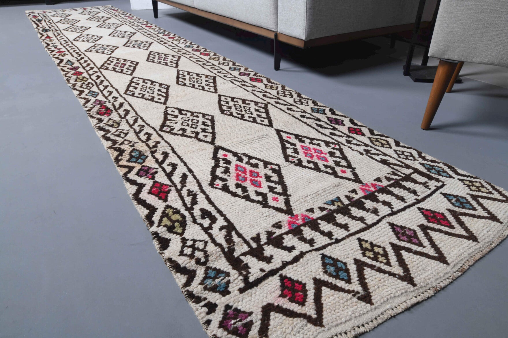 Authentic Anatolian vintage runner rug (1970s) with ikat design – one-of-a-kind at Fame Rugs