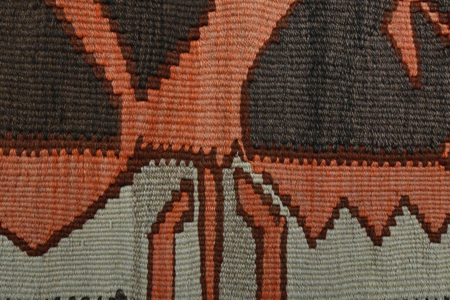 Authentic Anatolian vintage kilim rug (1960s) with oriental design – one-of-a-kind at Fame Rugs