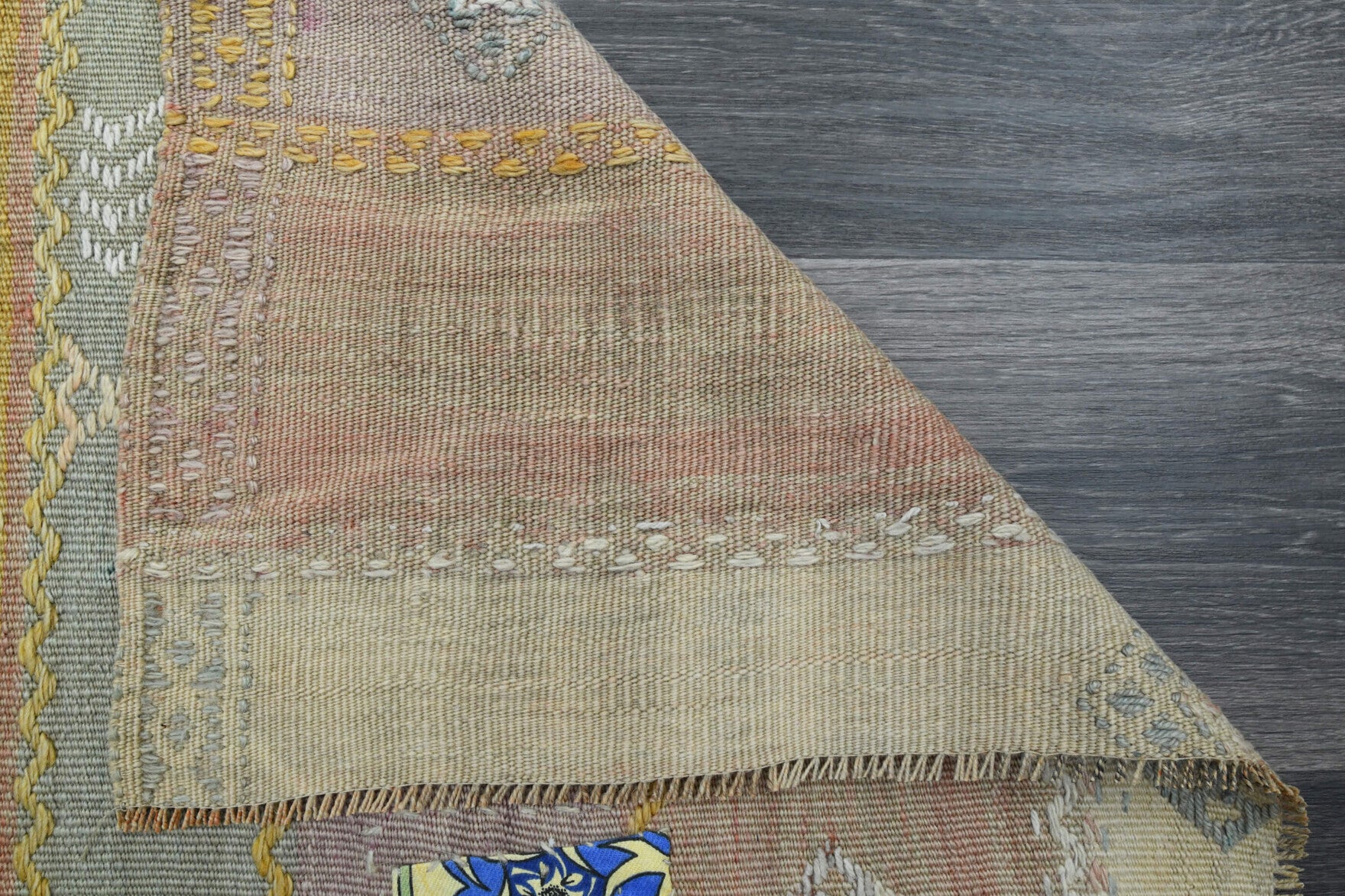 Dutsu – vintage ikat kilim for living room or bedroom, 3'3" x 5'6" (99x167 cm)