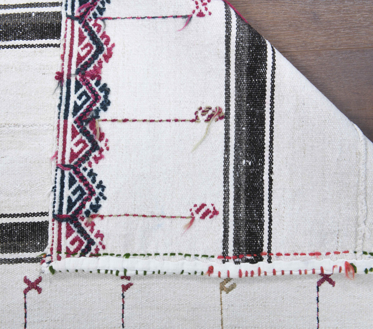 Beypazari kilim: 1960s handwoven flatweave Anatolian kilim with solid motifs