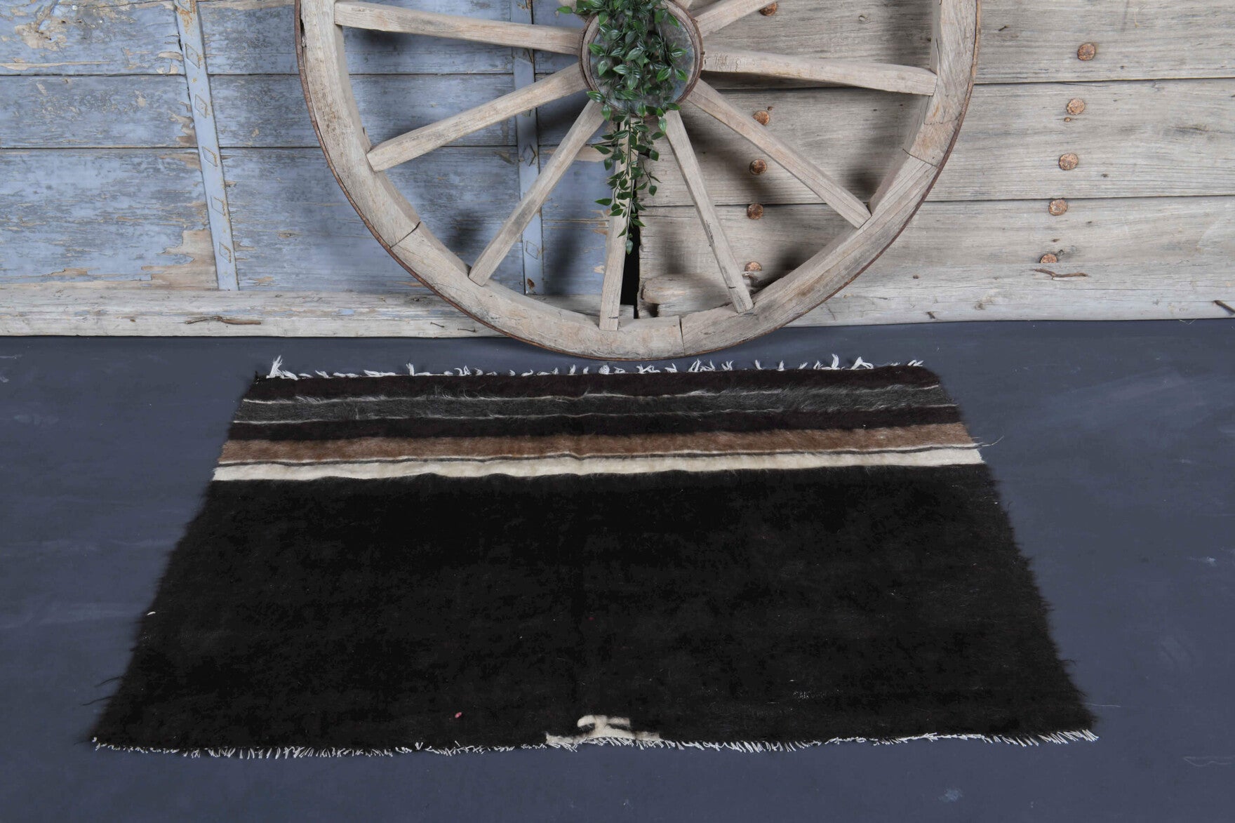 One-of-a-kind 1960s Anatolian vintage kilim rug in wool, 3'1" x 4'3"