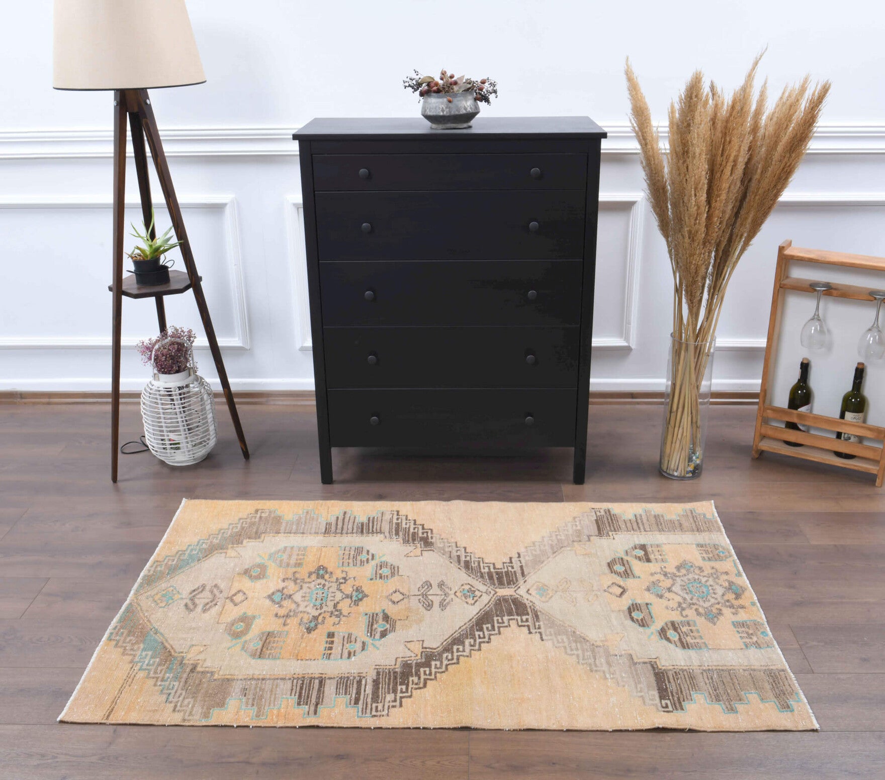Authentic Anatolian vintage area rug (1970s) with oriental design – one-of-a-kind at Fame Rugs