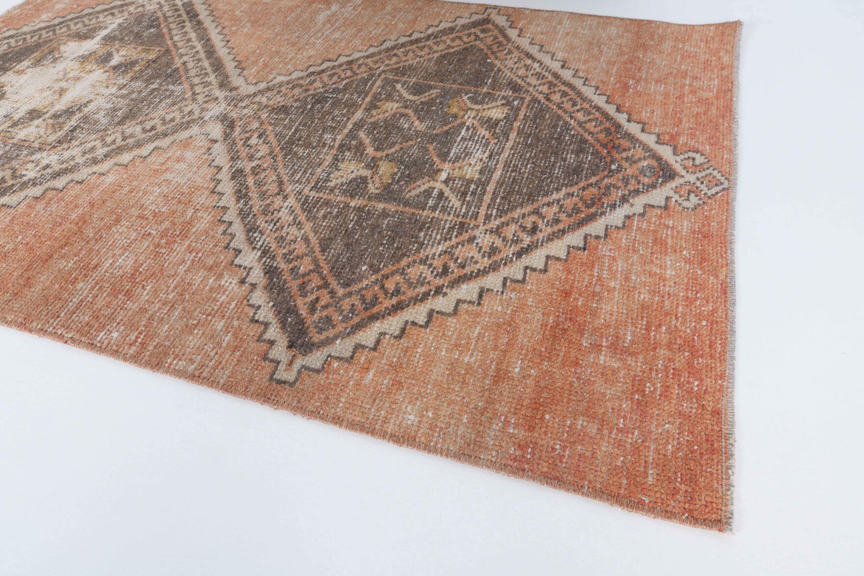 83x132 cm vintage Anatolian area rug – Nihansad, low pile, wool