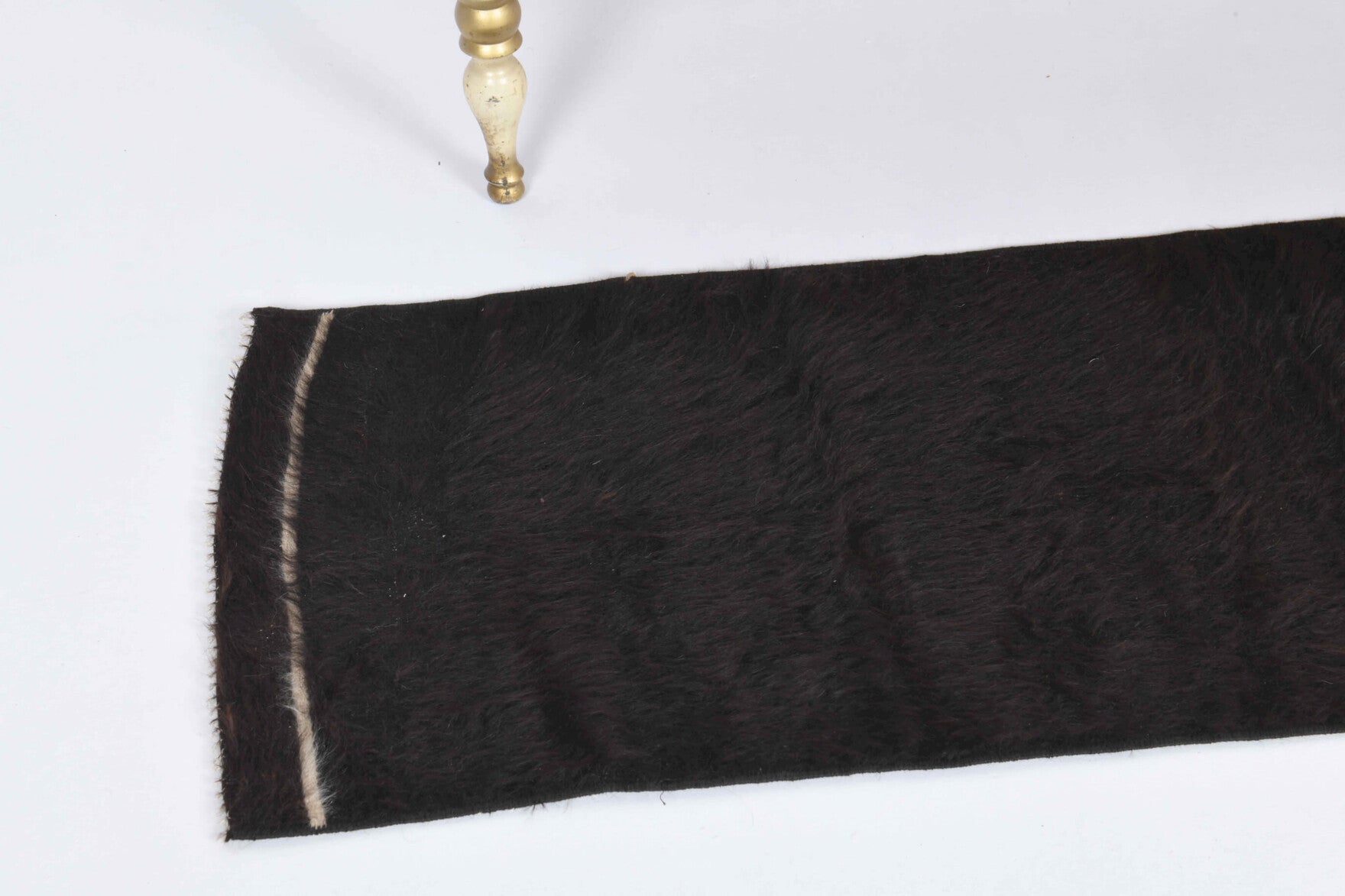 Irmakbahce kilim: 1960s handwoven flatweave Anatolian kilim with solid motifs