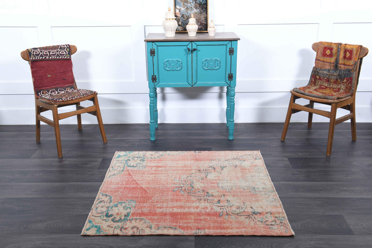 Goncasema rug: 1970s handmade Anatolian rug with oriental motifs and cotton backing