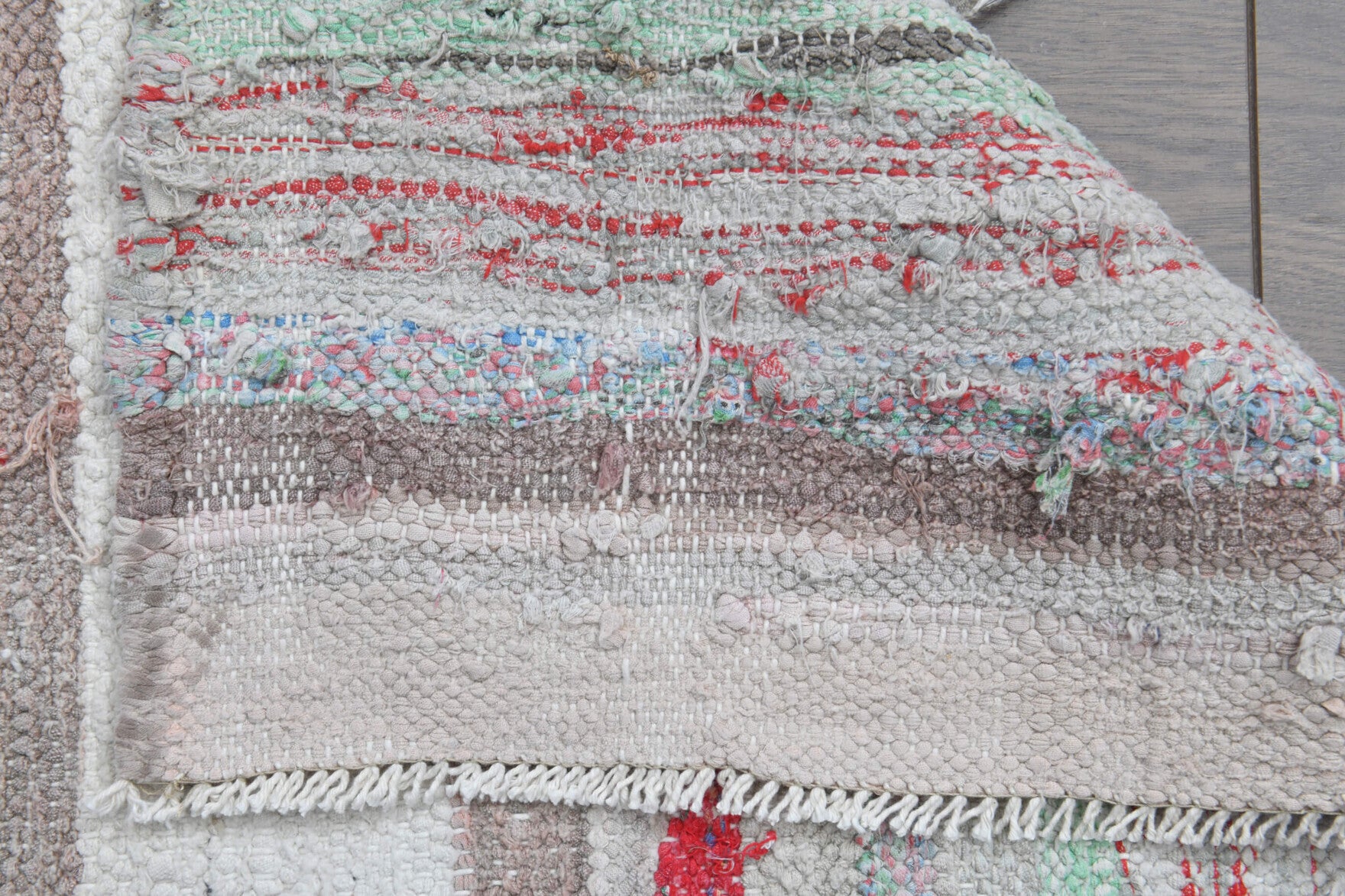 Serinruh kilim: 1960s handwoven flatweave Anatolian kilim with oriental motifs