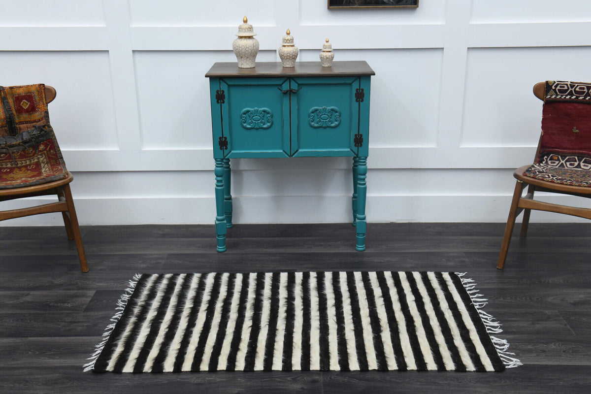 Black White - Vintage Small Kilim Rug
