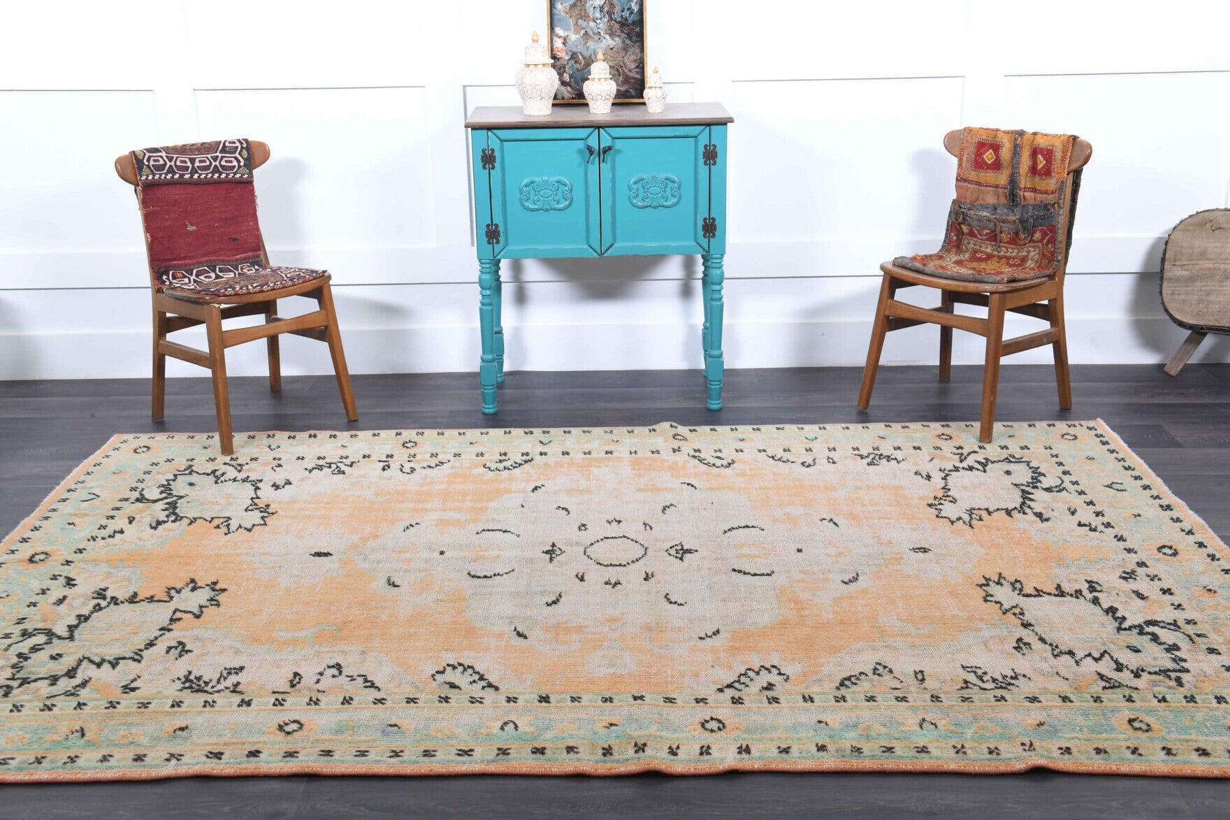 Ceylanter rug: 1970s handmade Anatolian rug with oriental motifs and cotton backing