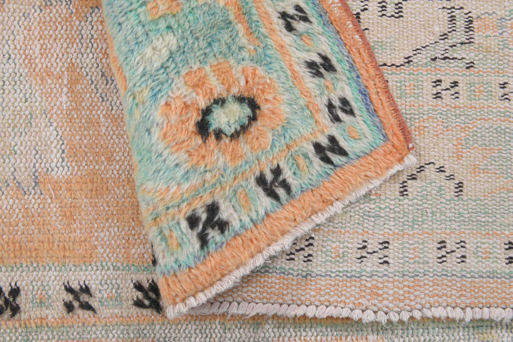 Ceylanter – vintage oriental rug for living room or bedroom, 5'11" x 9'8" (181x294 cm)