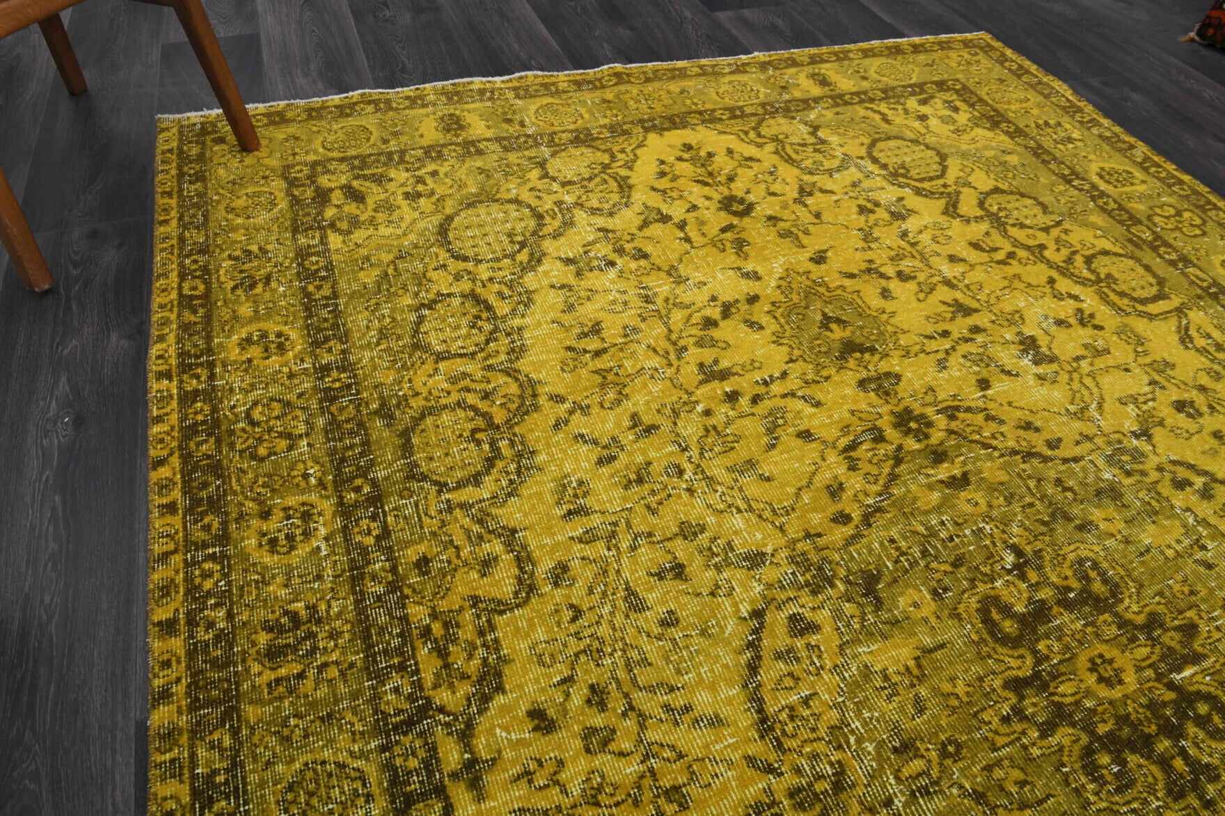 Authentic Anatolian overdyed vintage area rug (1970s) with oriental design – one-of-a-kind at Fame Rugs