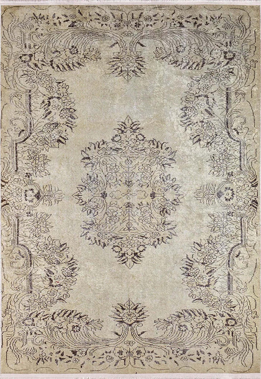 Türkischer Zentralmedaillon-Teppich von Bera